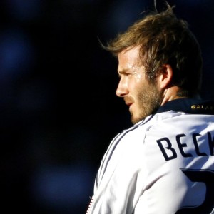 开云体育APP下载-王者荣耀与英雄联盟手游赛事对比：移动电竞的未来在哪里？，王者荣耀vs英雄联盟手游