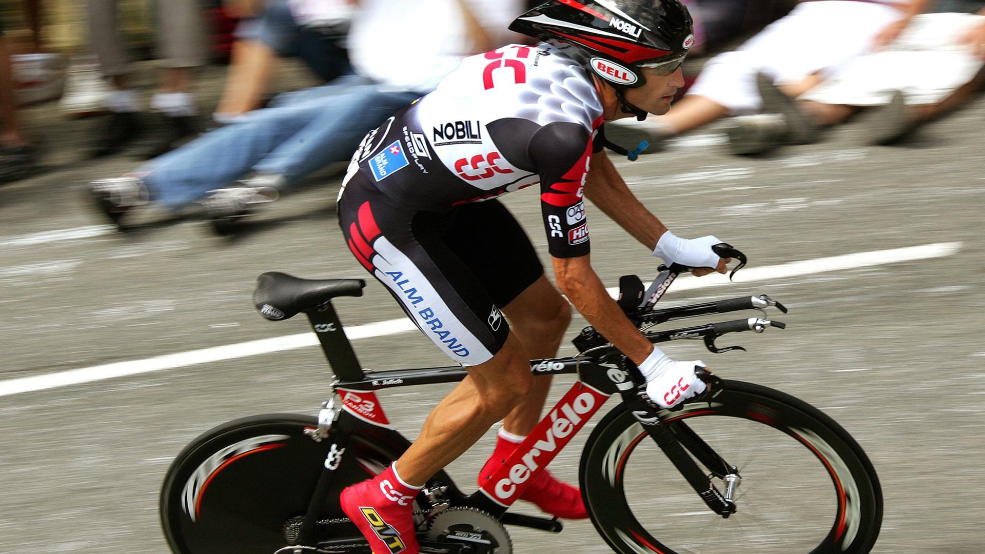 西班牙马术协会推出马术运动员心理健康支持计划，关注骑手身心健康。